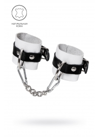 Бело-черные кожаные наручники с одним ремешком с люверсами - Pecado - купить с доставкой в Домодедово