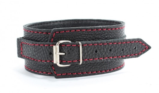 Черный ошейник из натуральной кожи с красной строчкой и заклепками - БДСМ Арсенал - купить с доставкой в Домодедово