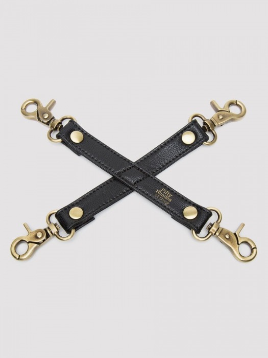Черный фиксатор для манжет Bound to You Faux Leather Hogtie - Fifty Shades of Grey - купить с доставкой в Домодедово
