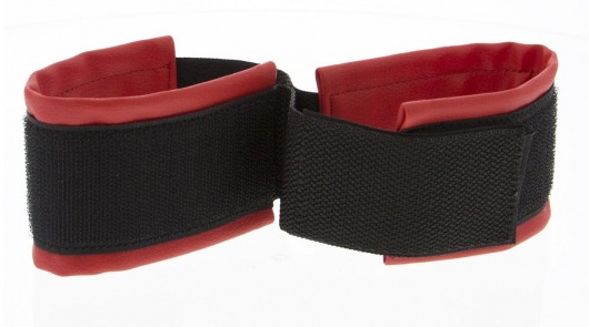 Полиуретановые манжеты для фиксации рук вместе Bound Together Wrist Restraints - Blush Novelties - купить с доставкой в Домодедово